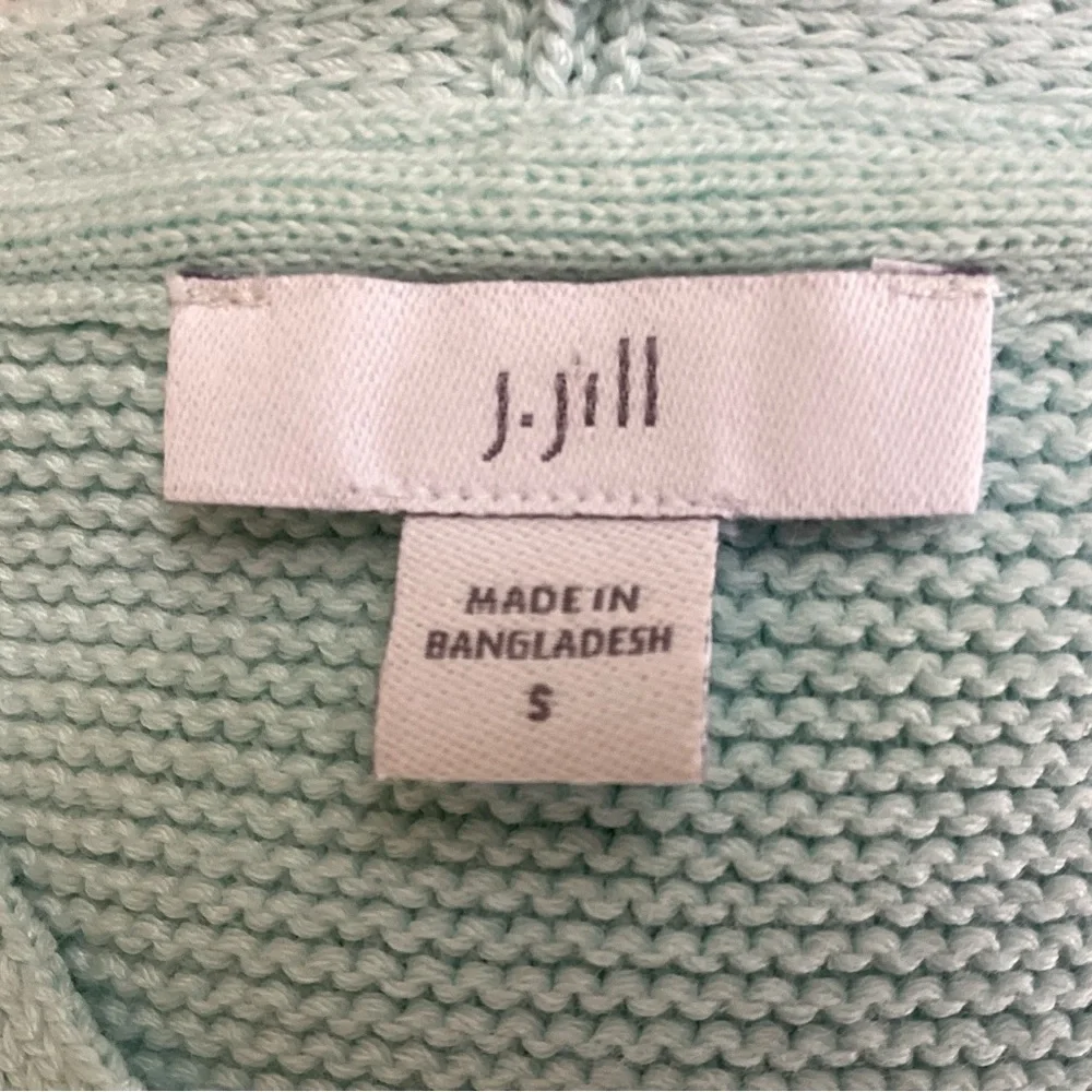 J.Jill textured 3/4-sleeve, V-neck sweater in powder blue. Women’s Sm/M - Picture 6 of 9